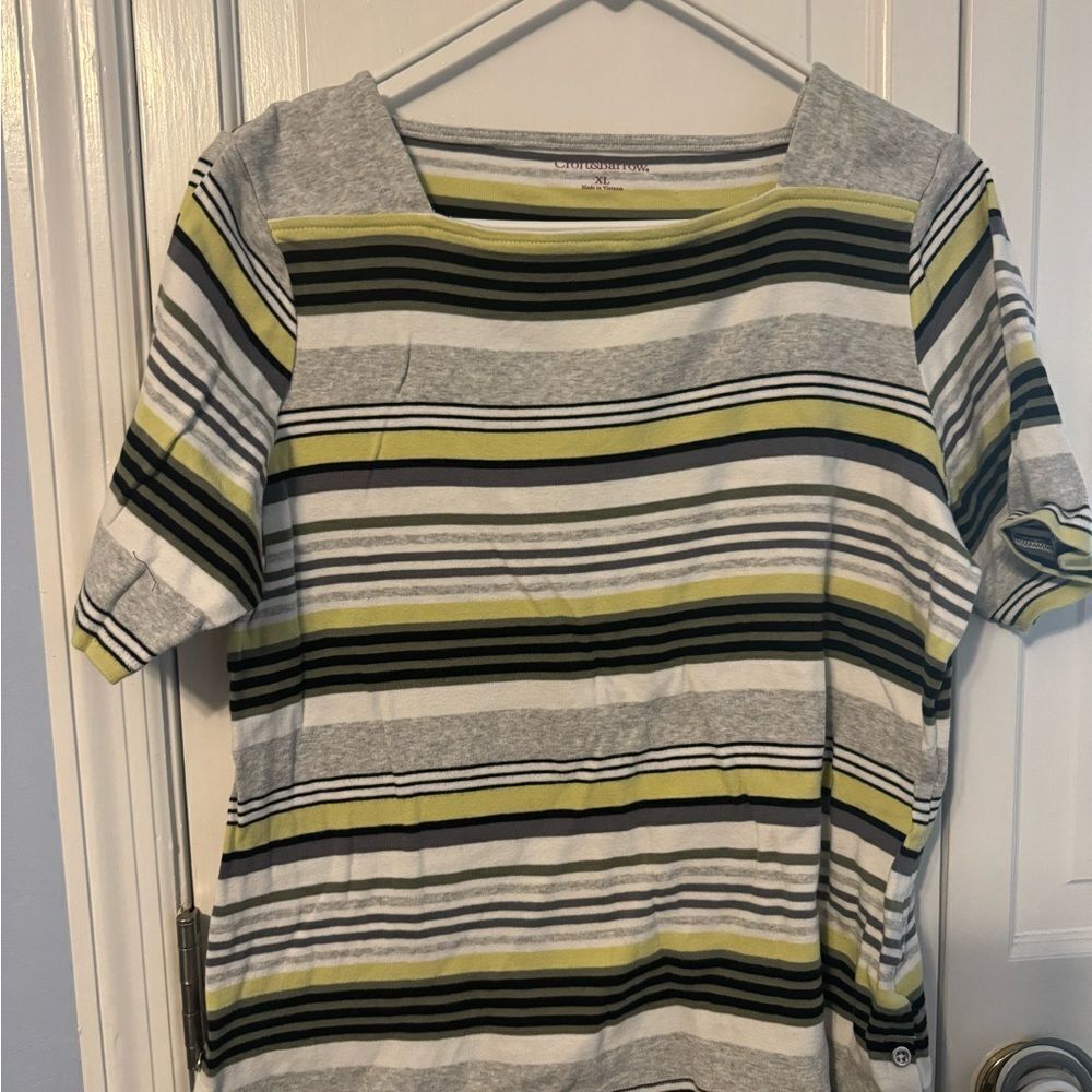 Square Neck Suoer fab shirt sleeve shirt. Great for work or casual. Like new. XL